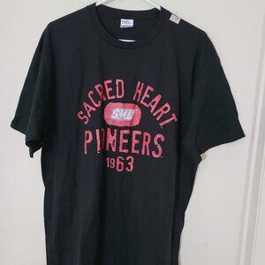Sacred Heart University Pioneers T-Shirt XL NWT